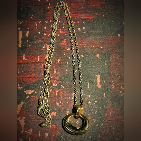 Gold Tone Pendant and Chain - Picture 2 of 3